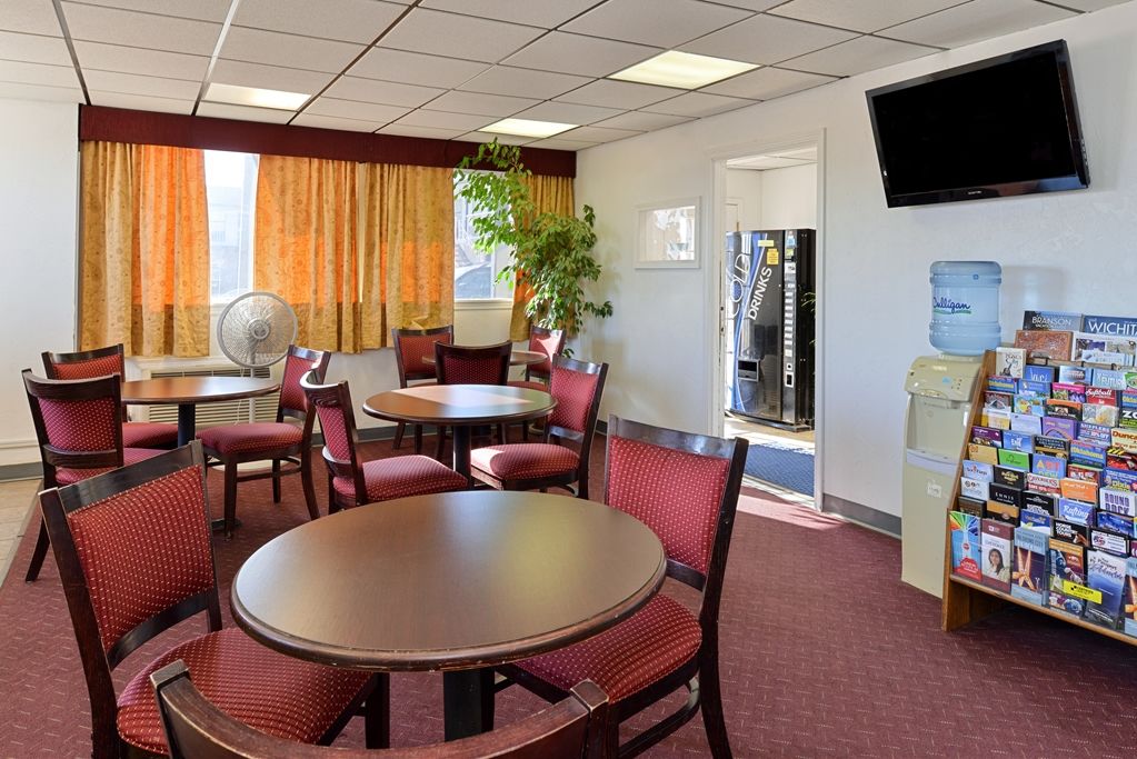 Americas Best Value Inn El Reno Restaurant photo